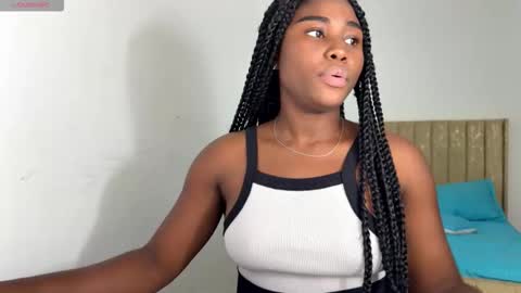 Sara online show from 09-28-25, 01:22