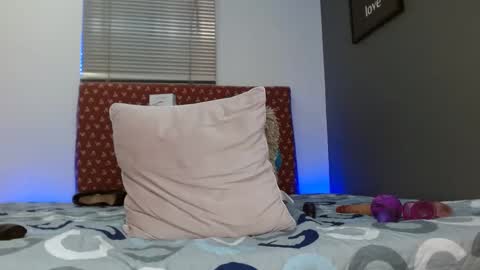Snapshot of sara_naughtyw chatting on 10-10-25, 12:20 katiasupreme online show from 10-10-25, 12:20