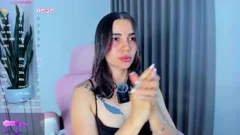 Snapshot of sara_ospina22 chatting on 06-23-26, 01:09 Sara online show from 06-23-26, 01:09