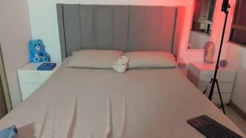 Snapshot of sara_oxford chatting on 10-08-25, 02:31 Sara online show from 10-08-25, 02:31