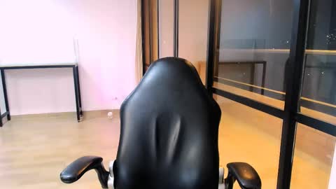 Sara online show from 04-22-26, 05:32