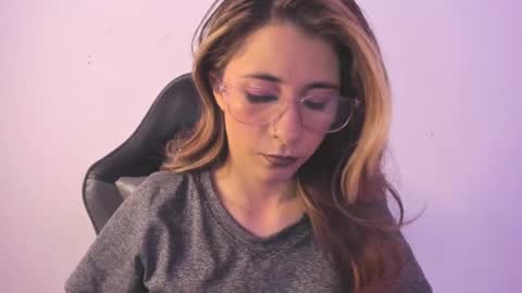 Snapshot of sara_roades chatting on 11-12-25, 07:57 sara_roades online show from 11-12-25, 07:57