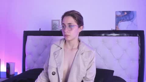 Snapshot of sara_roades chatting on 11-23-25, 12:32 sara_roades online show from 11-23-25, 12:32