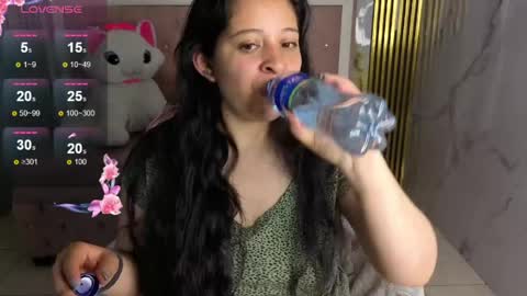 Snapshot of sara_tellez_s chatting on 05-26-26, 03:13 Sara T. online show from 05-26-26, 03:13