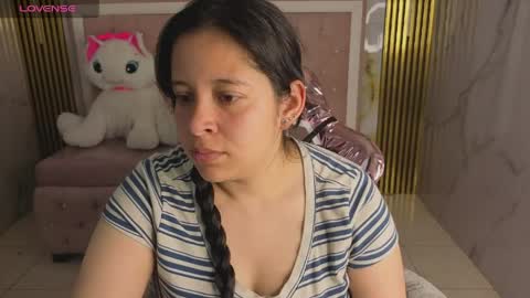 Snapshot of sara_tellez_s chatting on 06-03-26, 03:09 Sara T. online show from 06-03-26, 03:09