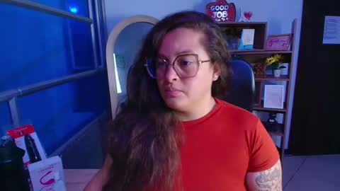 sara_thonson_ online show from 11-19-25, 03:28