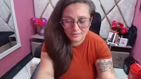 sara_thonson_ online show from 11-26-25, 03:24