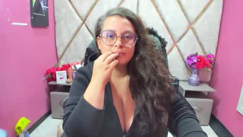 sara_thonson_ online show from 02-03-26, 03:04