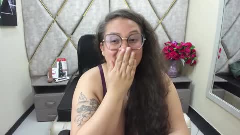 sara_thonson_ online show from 04-25-26, 05:10