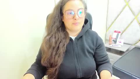 Snapshot of sara_thonson_ chatting on 05-16-26, 03:36 sara_thonson_ online show from 05-16-26, 03:36