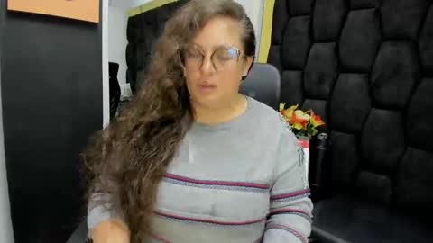 Snapshot of sara_thonson_ chatting on 06-03-26, 04:15 sara_thonson_ online show from 06-03-26, 04:15