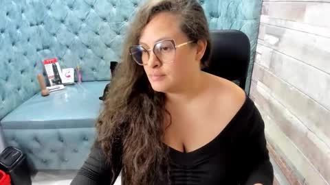Snapshot of sara_thonson_ chatting on 06-08-26, 04:13 sara_thonson_ online show from 06-08-26, 04:13