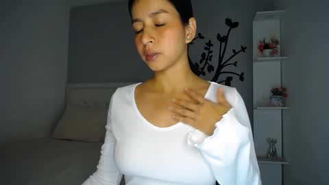 Sara online show from 09-19-25, 01:18