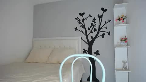 Sara online show from 11-13-25, 01:59