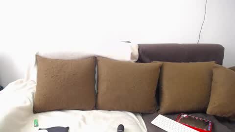 Snapshot of sara_winehouse1 chatting on 02-13-25, 12:54 1 online show from 02-13-25, 12:54