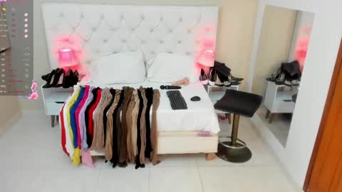 Snapshot of saraa_cute1 chatting on 02-14-25, 03:33 Saraa Gomez online show from 02-14-25, 03:33