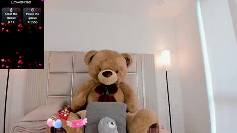 Sara Miller  online show from 02-11-25, 09:56