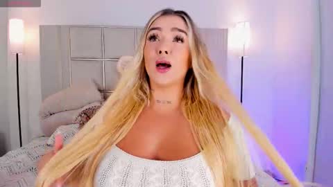 Sara Miller  online show from 10-16-25, 08:54