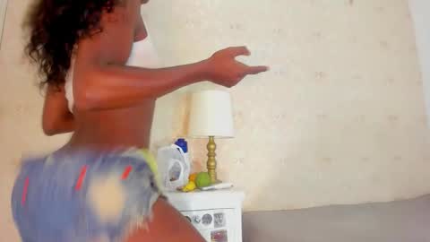 Snapshot of saraacollinss chatting on 11-15-25, 08:27 saraacollinss online show from 11-15-25, 08:27