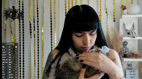 Sara online show from 01-23-25, 02:28