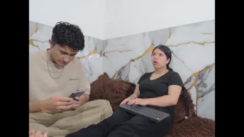 sara and thomas online show from 11-22-25, 10:09