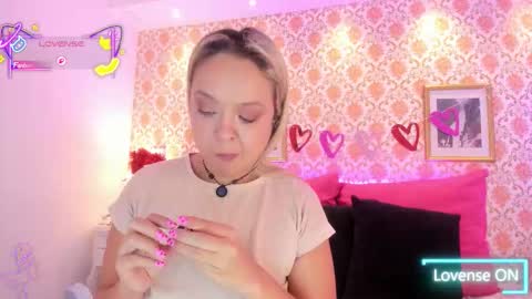 SaraAvila  online show from 02-15-26, 10:17