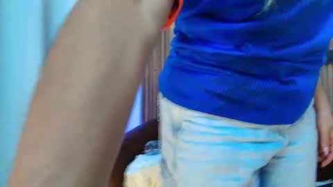Snapshot of sarablonde_t chatting on 07-07-26, 04:33 sarablonde_t online show from 07-07-26, 04:33