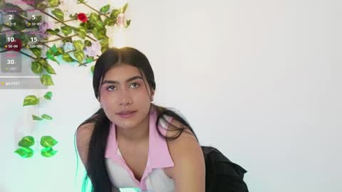 Snapshot of sarabow chatting on 10-22-25, 06:07 Sara online show from 10-22-25, 06:07