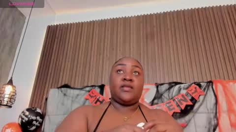 Snapshot of saraby_blandon chatting on 10-23-25, 11:31 online show from 10-23-25, 11:31