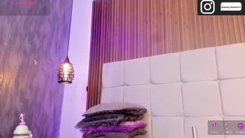 Snapshot of saraby_blandon chatting on 11-29-25, 10:51 online show from 11-29-25, 10:51