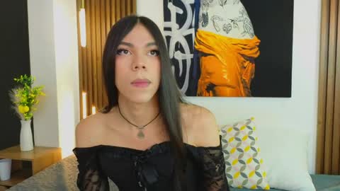 Snapshot of saracutie_ chatting on 04-19-26, 08:00 Sara online show from 04-19-26, 08:00