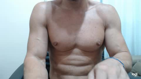 saradorj92 online show from 01-11-25, 02:20