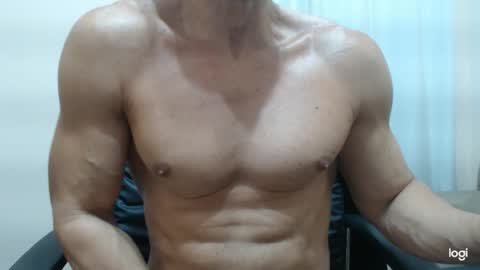 saradorj92 online show from 02-02-25, 09:34