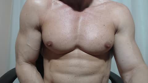 saradorj92 online show from 04-06-26, 04:46