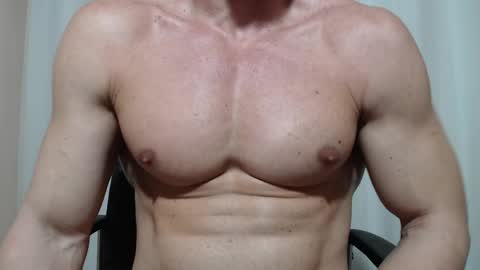 saradorj92 online show from 04-07-26, 02:01