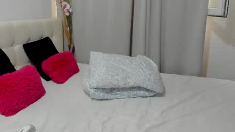 Snapshot of saradusk chatting on 07-01-26, 03:19 Sara online show from 07-01-26, 03:19