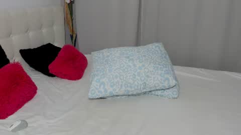 Snapshot of saradusk chatting on 07-08-26, 03:11 Sara online show from 07-08-26, 03:11