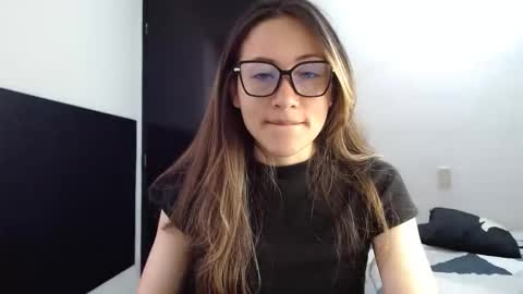 Snapshot of saraexpirience chatting on 04-06-26, 02:07 Sara online show from 04-06-26, 02:07