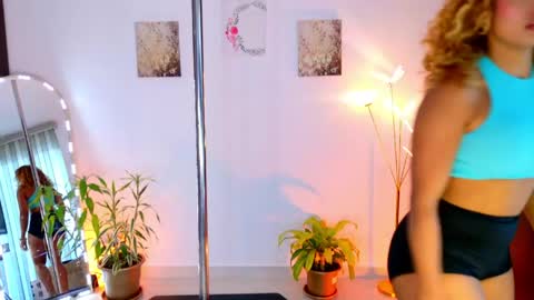 sarah  cinnamon online show from 04-26-26, 06:16