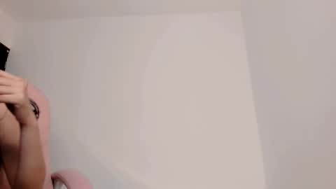 Snapshot of sarah_angelll chatting on 12-03-25, 11:25 sarah online show from 12-03-25, 11:25