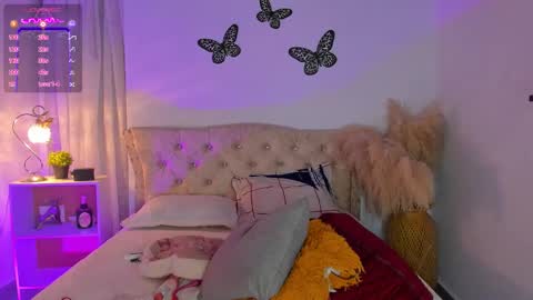 Sarah Valkiria  IG  Sar lanister online show from 11-22-25, 01:26