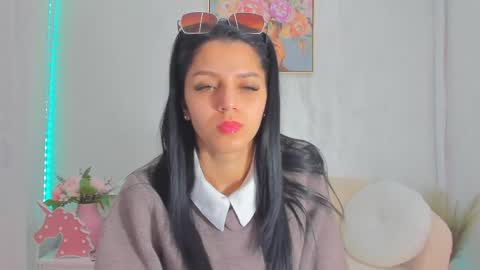 Sara online show from 04-25-26, 07:33