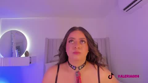 Snapshot of sarah_bonneth chatting on 03-09-25, 11:58 Sarah Bonneth online show from 03-09-25, 11:58