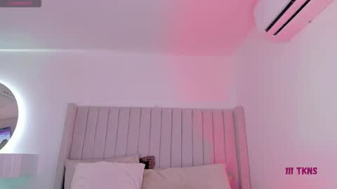 Snapshot of sarah_bonneth chatting on 11-01-25, 11:56 Sarah Bonneth online show from 11-01-25, 11:56