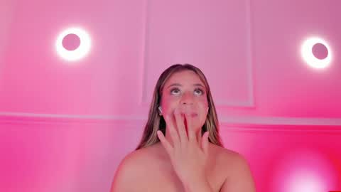 Sarah Bonneth online show from 04-26-26, 01:20