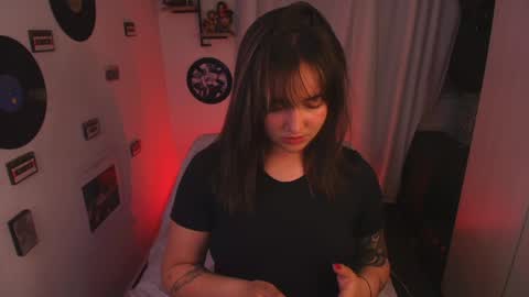 Snapshot of sarah_cuteeyes chatting on 04-01-26, 05:30 Sara online show from 04-01-26, 05:30