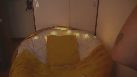 Sarah online show from 04-24-26, 03:09