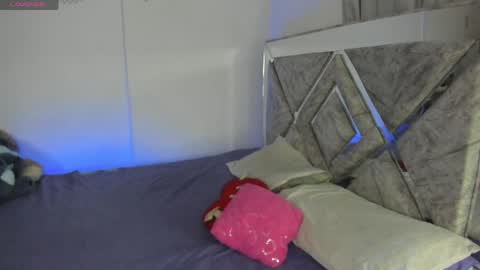 sarah_lowee online show from 04-28-26, 02:27