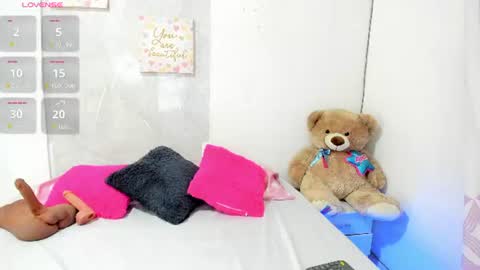 sarah_lowee online show from 07-14-26, 06:24
