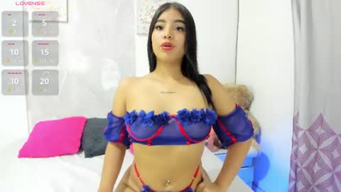 sarah_lowee online show from 07-24-26, 06:39